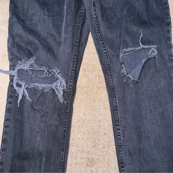 Abercrombie and Fitch 90s straight ultra high rise black distressed jeans 8/29S - Picture 6 of 6